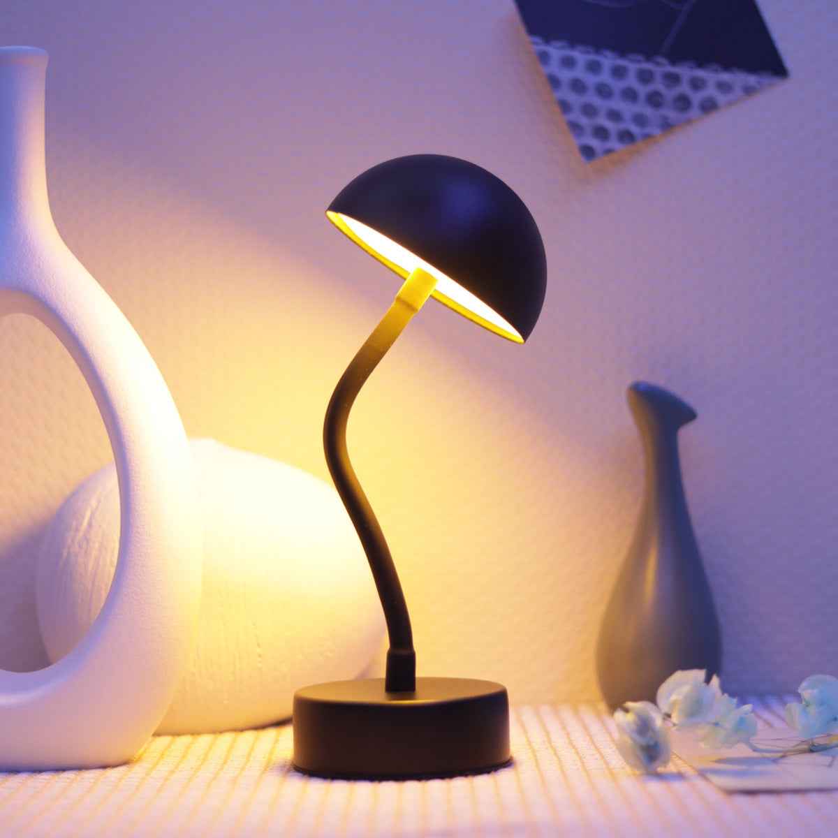 Rechargeable Mushroom Table Lamp - Elegant & Versatile Lighting